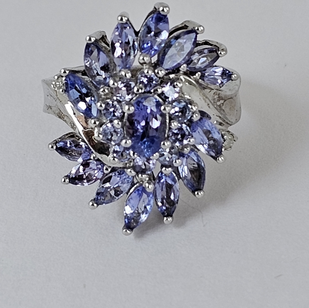 Vintage Natural Tanzanite & Diamond Ring Sz 7!